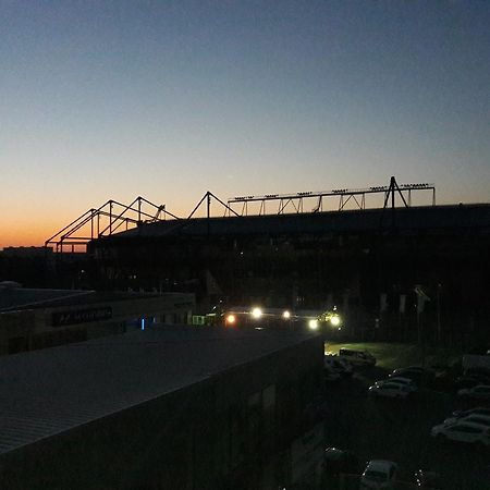 Apartmens Near Metalist Διαμέρισμα Κχαρκίβ Εξωτερικό φωτογραφία